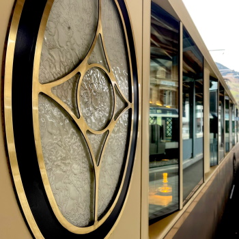 Montreux-Gstaadt-luxury-train-3.jpg